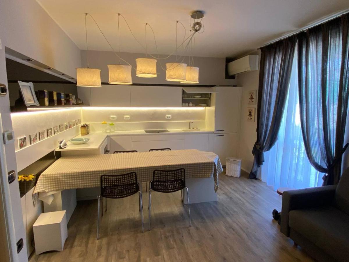 Desenzano Luxury Apartment Desenzano del Garda Exterior foto